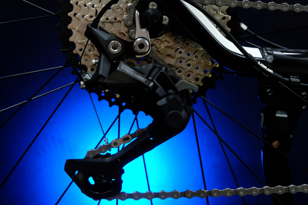 LORAK Sel 9780 Матовый Чёрный/Белый рама 19 (на рост 171-182)