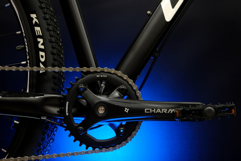 LORAK Sel 9780 Матовый Чёрный/Белый рама 19 (на рост 171-182)